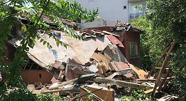 Kocaeli'de metruk ev çöktü: 2 kişi hayatını kaybetti