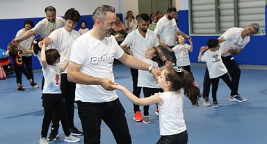 Kocaeli'de Babalar Gününe özel zumba