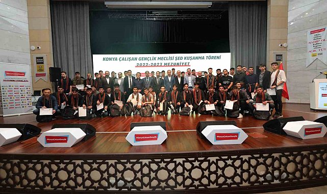 Konya Büyükşehir Belediyesi Çalışan Gençlik Meclisi'nden mezuniyet ve şed kuşanma töreni