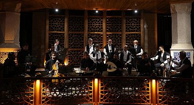 Konya deprem şehitlerini dualarla andı