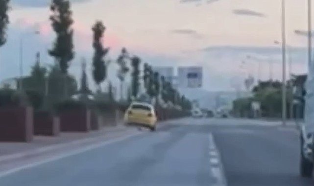 Konya'da ticari taksi takla attı, ölümlü kaza anbean kameraya yansıdı