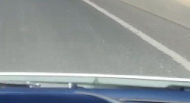 Köpeği aracın arkasına bağlayarak sürükledi