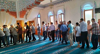 Köyceğizliler bayram namazı için camilere akın etti