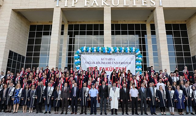 KSBÜ Tıp Fakültesinden mezun olan 104 öğrenci törenle hekimlik mesleğine adım attı