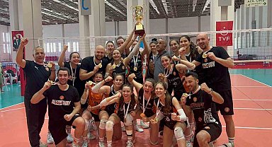 Küçük Kızlar Türkiye Şampiyonu Eczacıbaşı