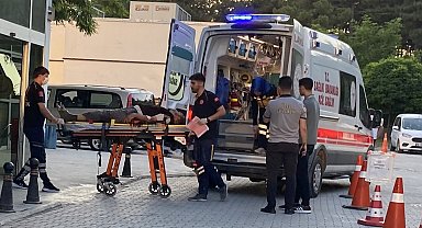 Kurbanlık koyunu yakalamak isterken düştü, hastanelik oldu