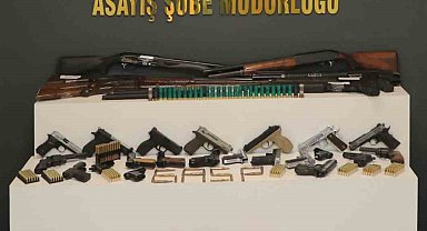 Kurusıkı tabancaların namlularına değiştirip gerçek tabancaya dönüştüren silah tacirlerine eş zamanı operasyon