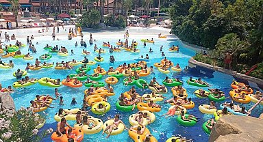 Kuşadası'nda "bayram" hareketliliği yaşandı