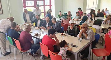 Kütahya'daki depremzede vatandaşlar bayramda da yalnız bırakılmadı