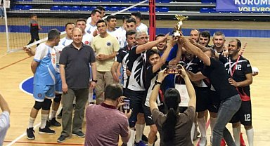 Kütahya'da kurumlararası Voleybol Turnuvası sonuçlandı