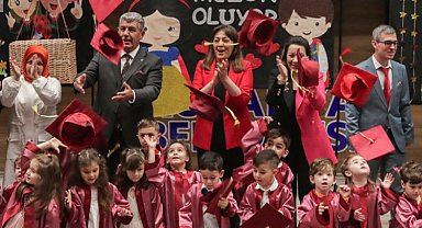 Kütahya'da minik öğrenciler kep fırlattı!