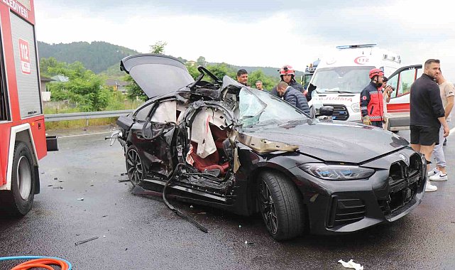 Kuzey Marmara Otoyolu'nda feci kaza: 2'si ağır, 3 yaralı