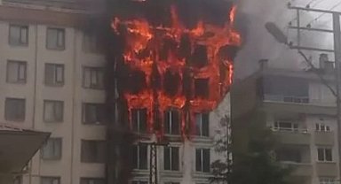 Lahmacun salonunun bacasından sıçrayan kıvılcım yanındaki otelde yangına neden oldu