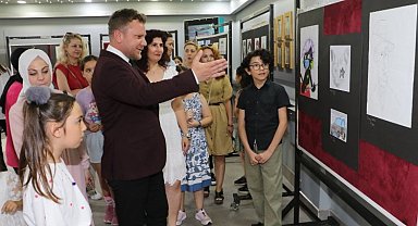 Manisa'da öğrencilerden yılsonu sergisi