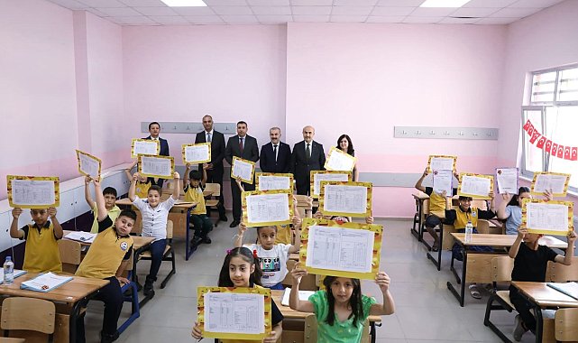 Mardin'de 278 bin öğrenci karne sevinci yaşadı