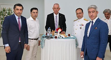 Marmaris Kaymakamı Aksoy, ilçe protokolü ile bayramlaştı