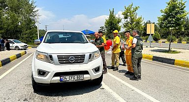 Marmaris Orman İşletme Müdürlüğü ilçeye gelen araç sürücülerini yangına karşı uyardı