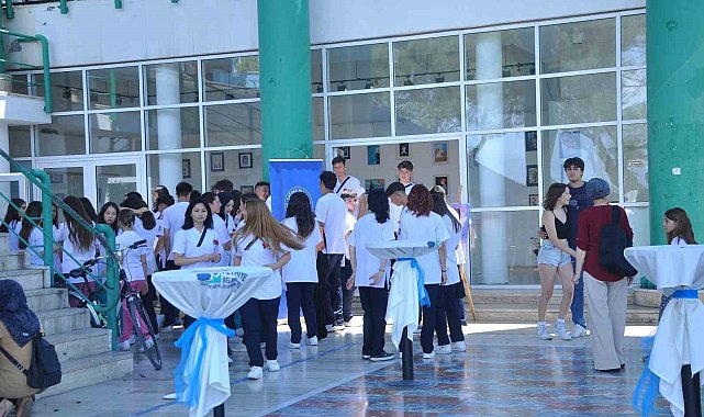 Melsa Mesleki Teknik ve Anadolu Lisesi'nde mezuniyet heyecanı