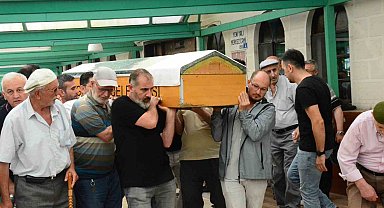 Metruk evdeki göçükte ölen 15 yaşındaki Ömer Faruk son yolculuğuna uğurlandı