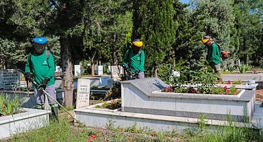 Mezarlıklarda bayramı mesaisi
