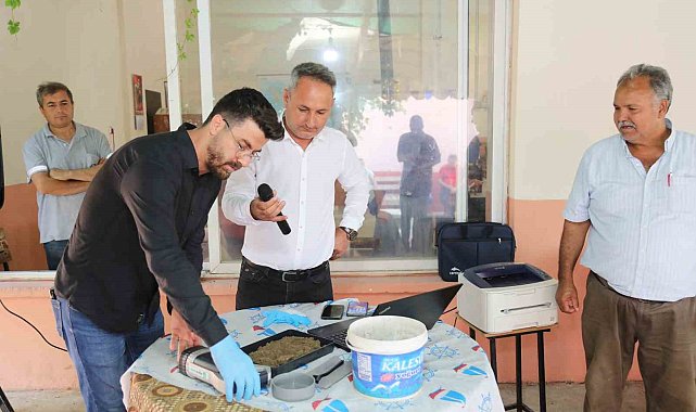 Mezitlili üreticilere toprak analiz cihazı tanıtıldı