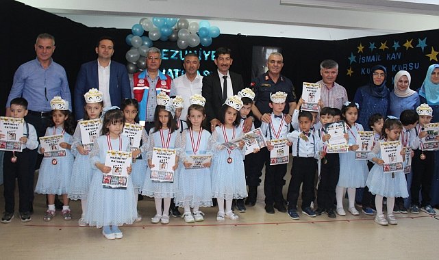 Mezuniyet töreni duygulu anlara sahne oldu