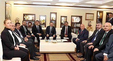 Milli Eğitim Bakanı Tekin Büyükşehir'i ziyaret etti