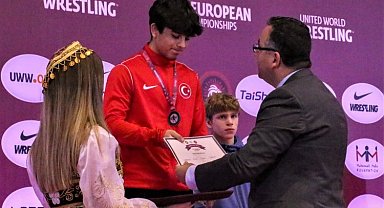 Milli güreşçi Halil Çınar Avrupa ikincisi oldu