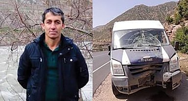 Minibüsle motosiklet çarpıştı: 1 ölü