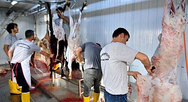 Mobil mezbahalarla kurbanlıklar belediyeye emanet