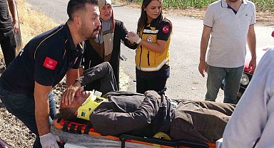 Motosiklet ile otomobil çarpıştı: 2 yaralı