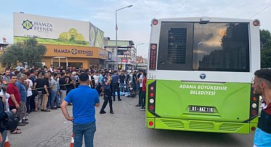 Motosiklet sürücüsünün ölümü kameraya yansıdı