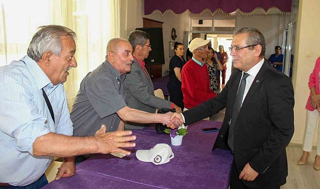 Muğla protokolü huzurevi vatandaşlarının bayramını kutladı