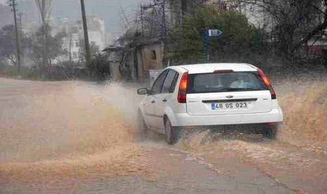 Muğla'ya gök gürültülü sağanak yağış uyarısı yapıldı