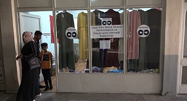 Muş'ta 5 bin 600 aileye ve depremzedelere bayram şekeri ile bayram kıyafetleri dağıtıldı