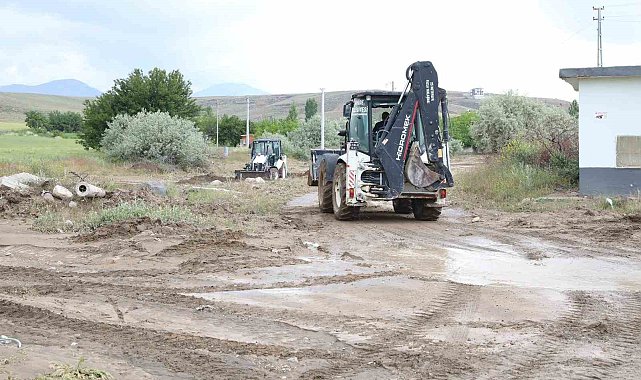 Niğde'de sel sonrası onarım ve temizlik çalışması