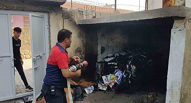 Nusaybin'de evin deposunda yangın
