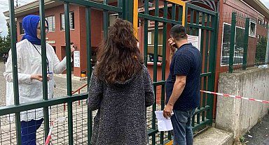 Okulun dışına çıktı, tekrar girmek isteyince 1 dakika geçtiği için sınava alınmadı
