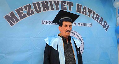 Okumanın yaşı yok: Emekli komiser 72 yaşında lise mezunu oldu