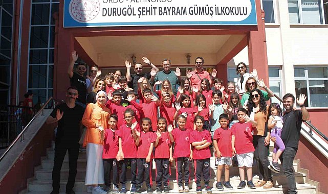 Ordu'da ikiz öğrencilerin karne heyecanı