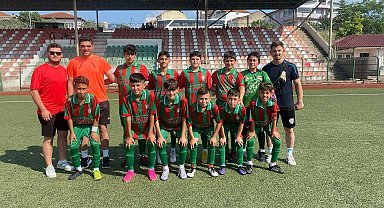 Osmaneli Belediyespor U-13 takımı 9-0 kazandı.