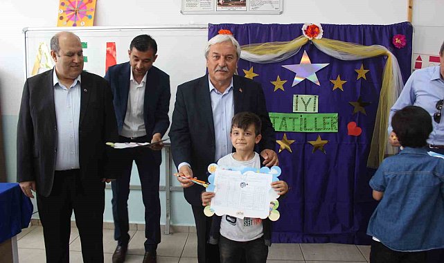 Osmaneli'nde öğrencilerin karne heyecanı
