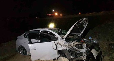 Otomobil 4 metre yükseklikten şarampole uçtu: 5 yaralı