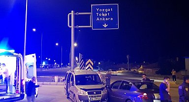 Otomobil ile hafif ticari araç çarpıştı: 3 yaralı