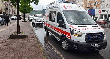 Otomobilin çarptığı yaya yaralandı