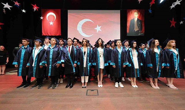 Özel EOSB Meslek Lisesi, Cumhuriyetin 100'üncü yılında ilk 100 öğrencisini mezun etti