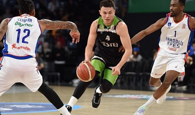 Pako Cruz, 1 sezon daha Manisa BBSK'da
