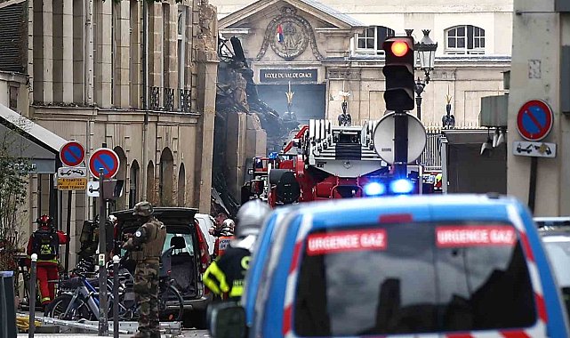 Paris'teki patlamada 7'si ağır 16 kişi yaralandı