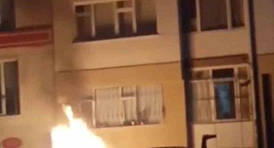 Park halindeki otomobil alevler içinde kaldı
