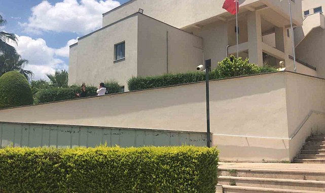 Plajdan çanta çalan hırsızlar adli kontrol şartı ile serbest bırakıldı